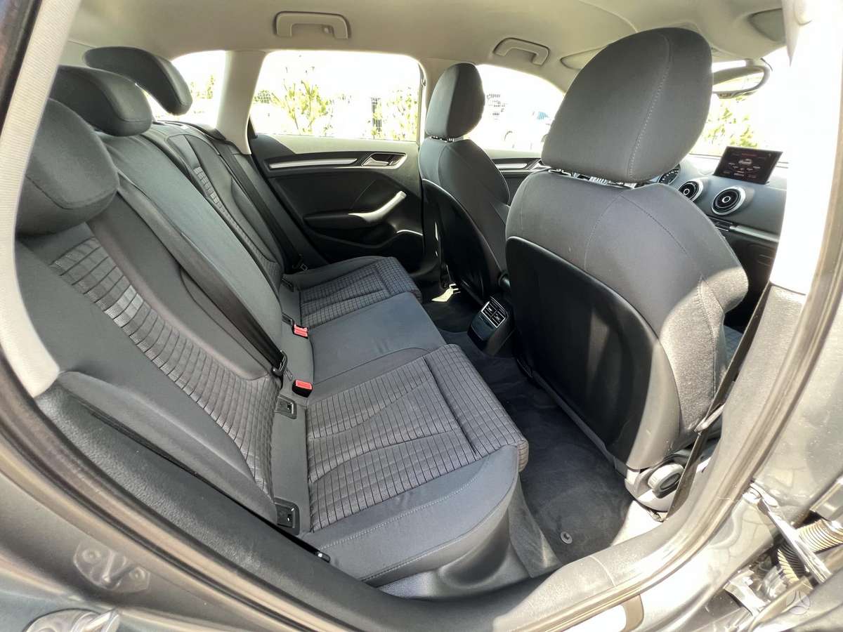 Audi A3, 1.6 l., hatchback