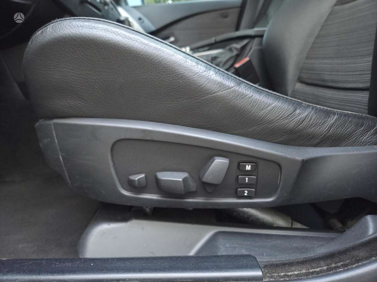 BMW 523, 2.5 l., Седан