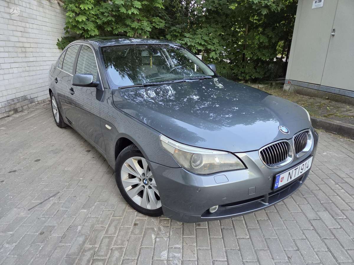 BMW 523, 2.5 l., Седан