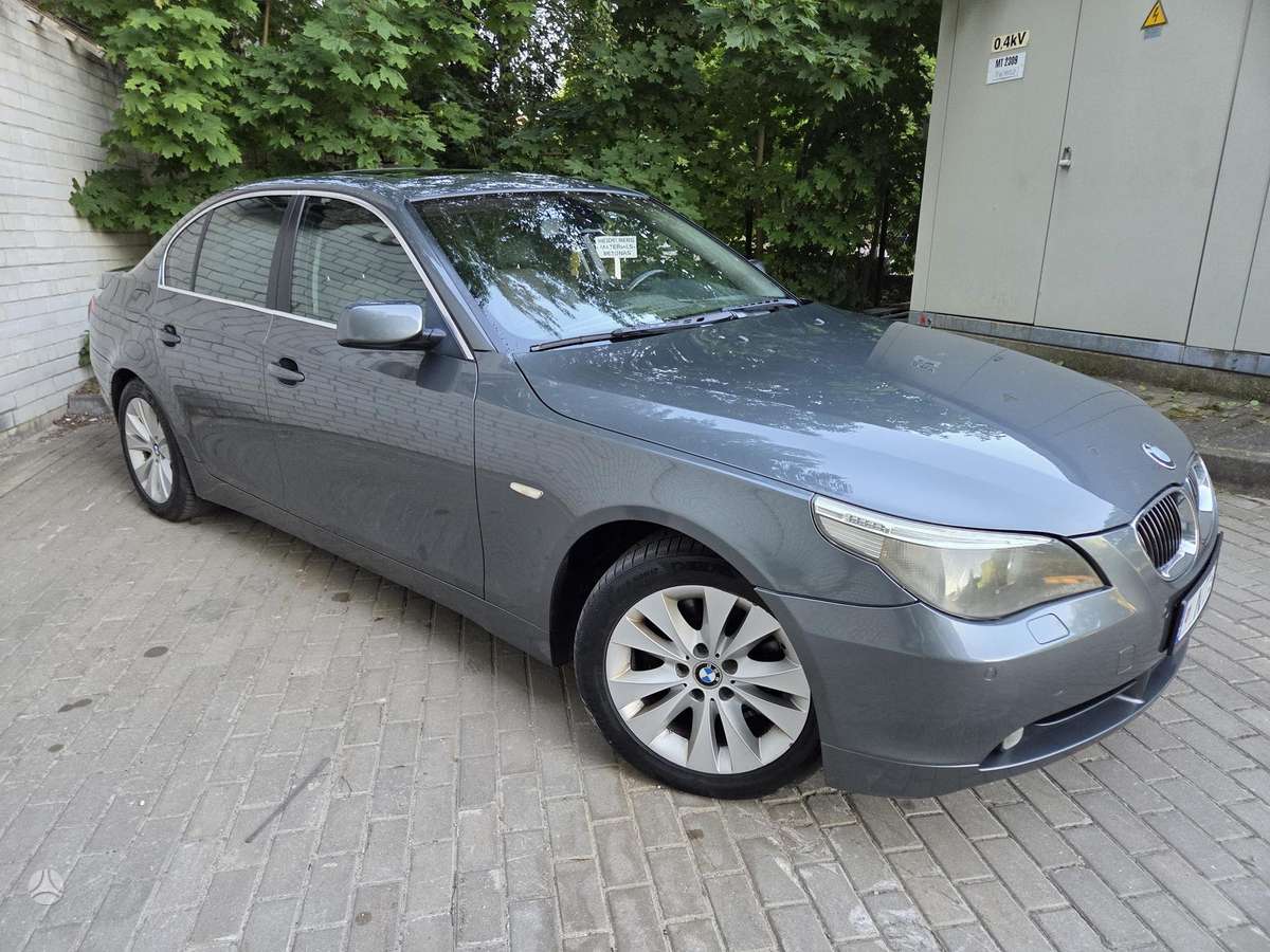 BMW 523, 2.5 l., Седан