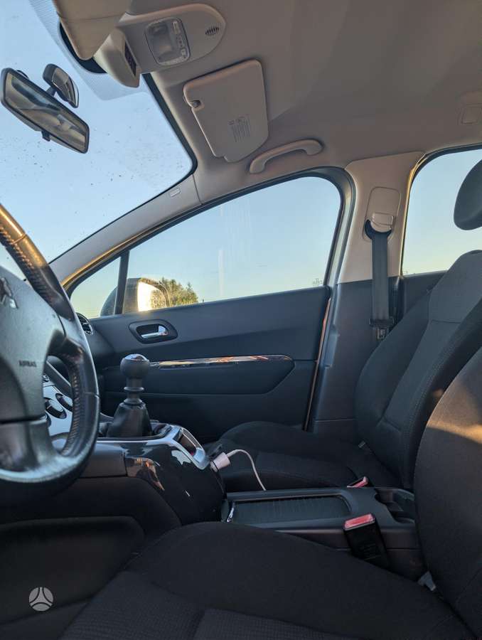 Peugeot 5008 - 12
