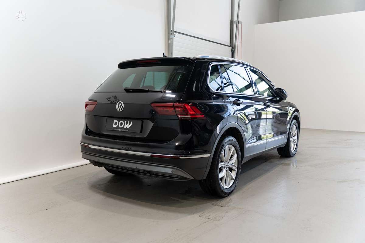 Volkswagen Tiguan - 5