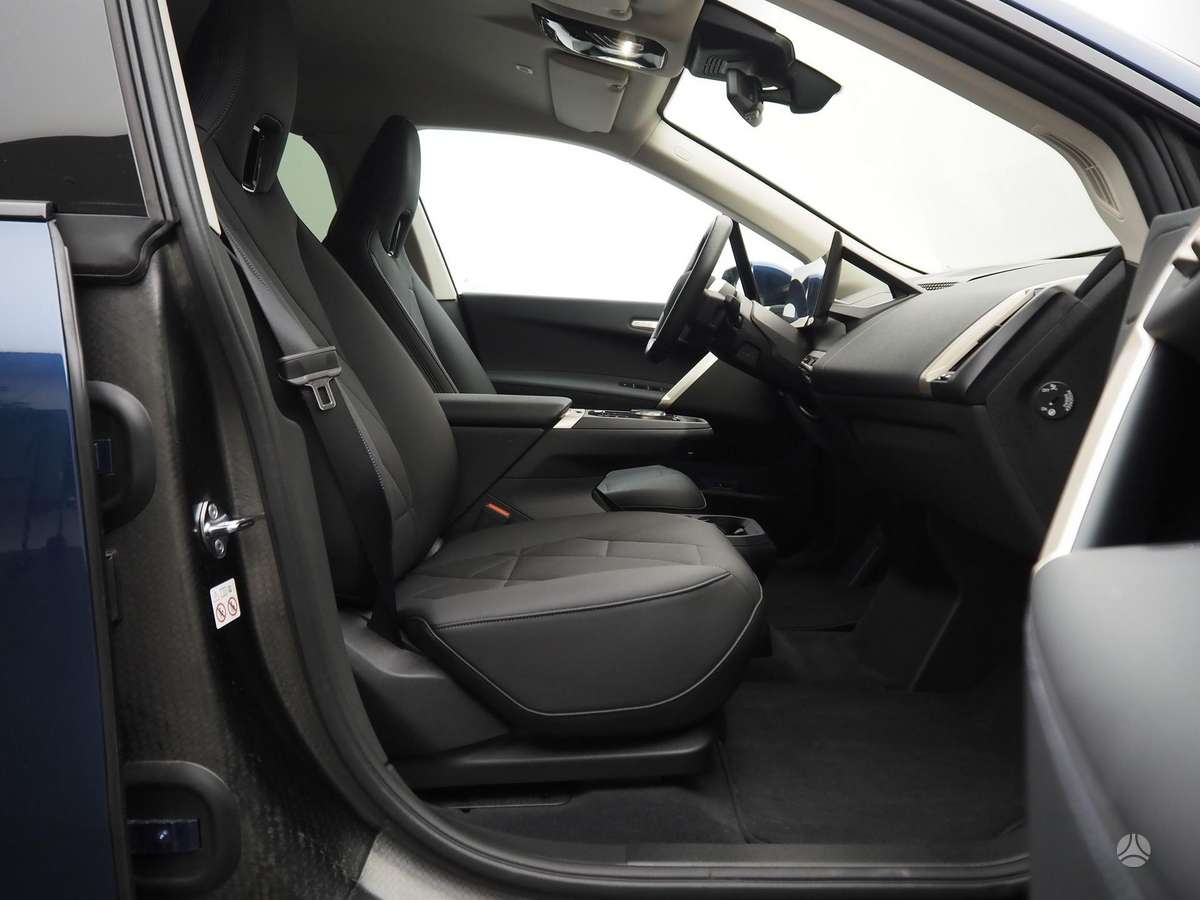 BMW iX, off-road / crossover