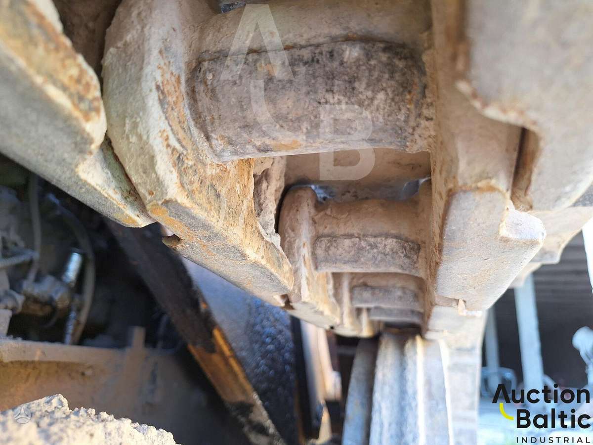 Komatsu D57S-1, frontal loader