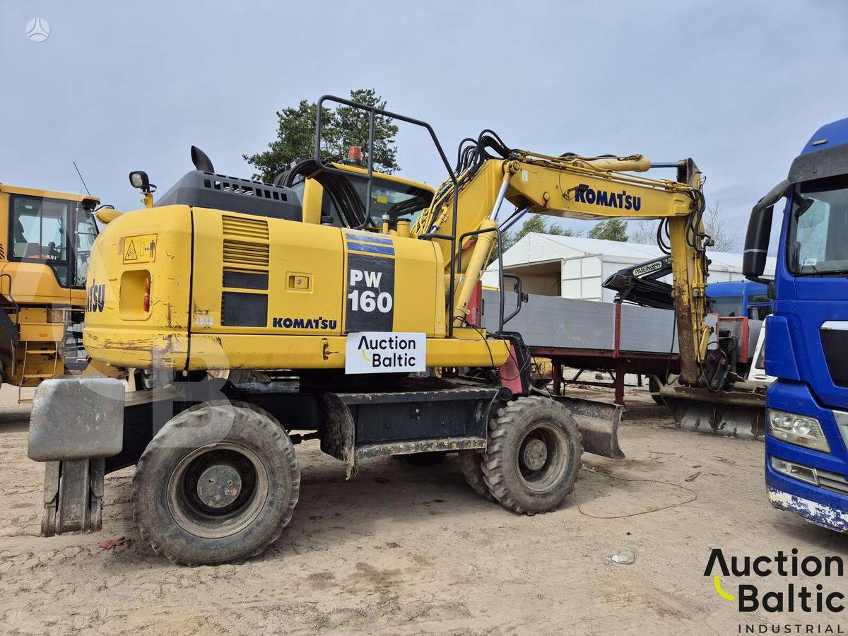 Komatsu PW160, excavator