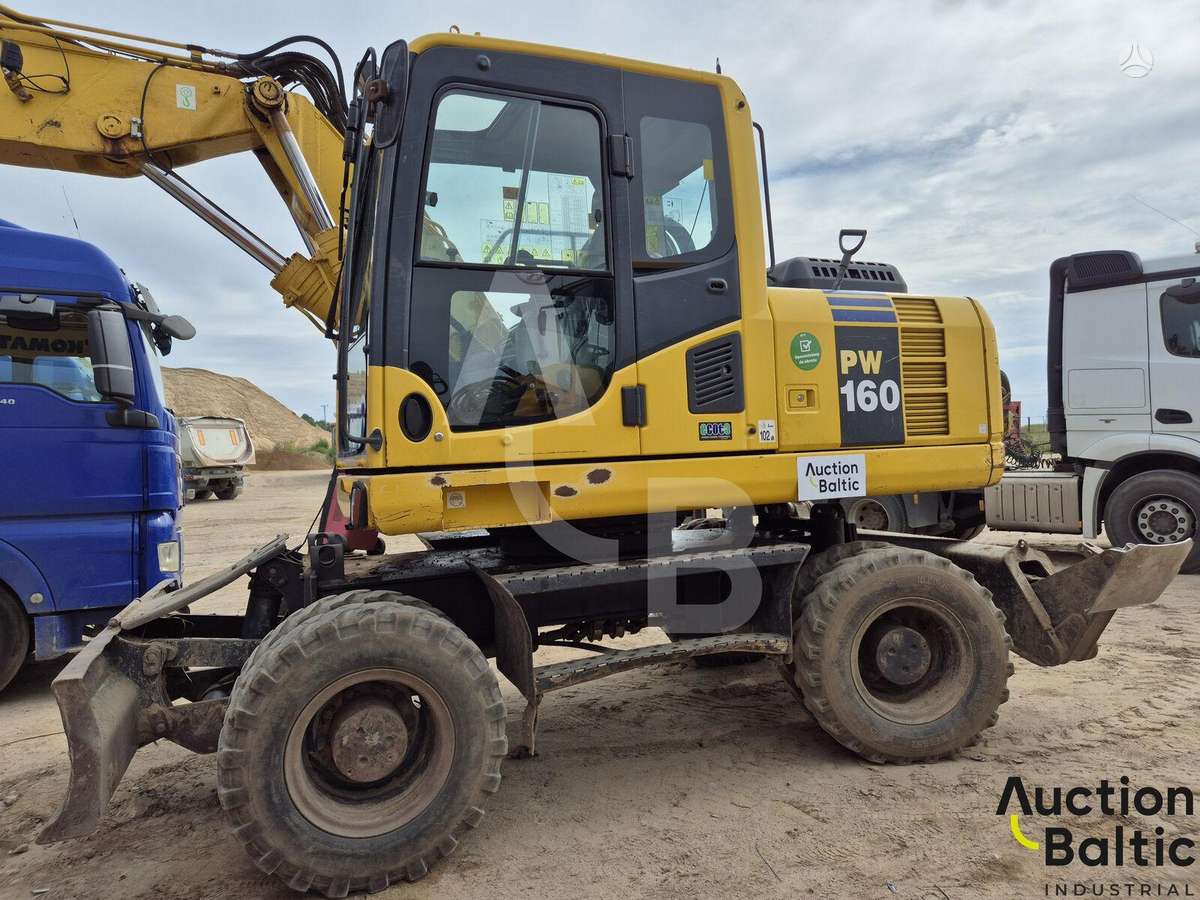 Komatsu PW160, excavator