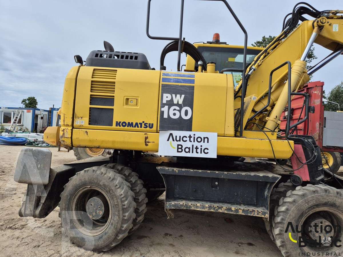 Komatsu PW160, excavator