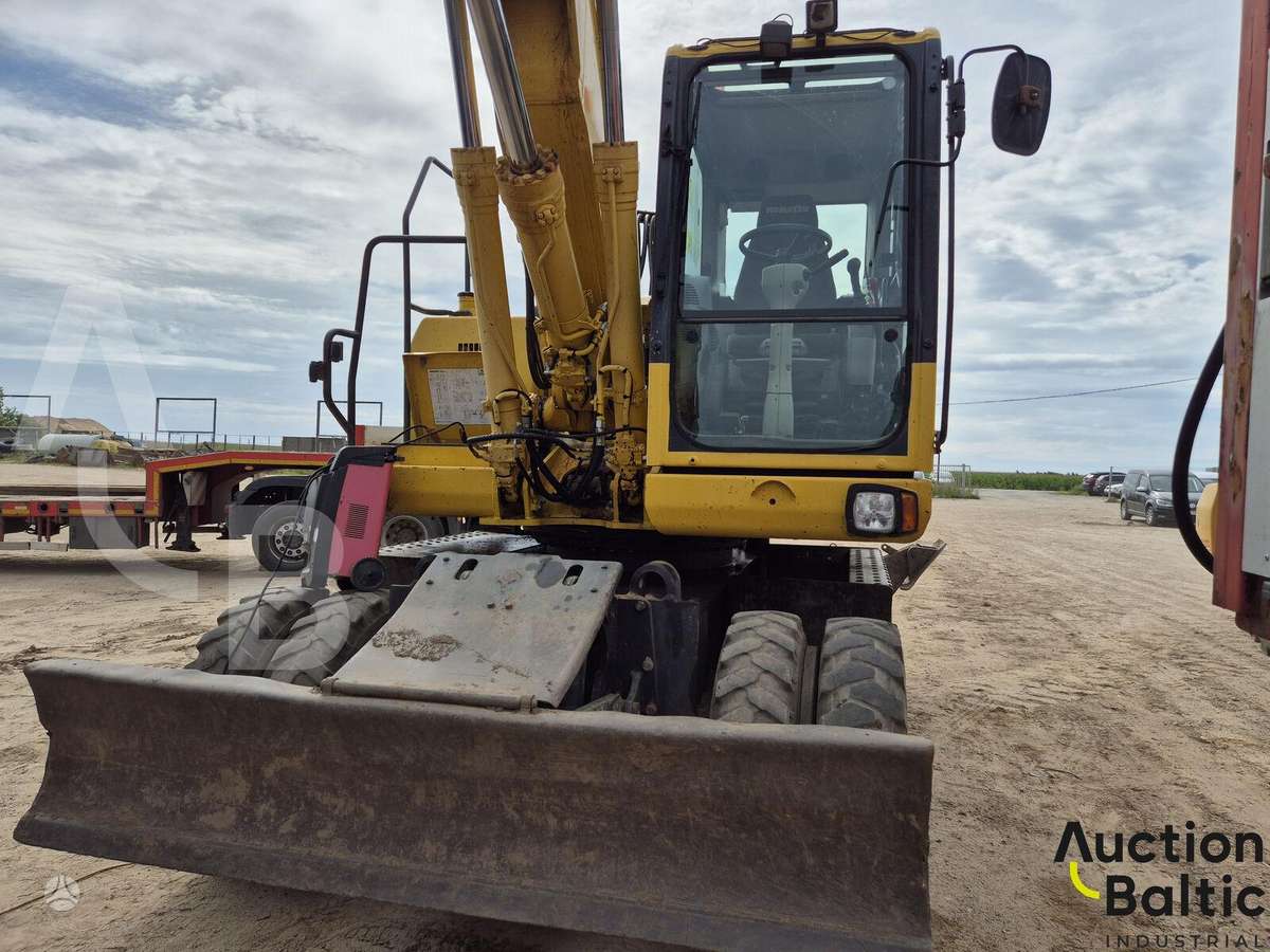 Komatsu PW160, excavator