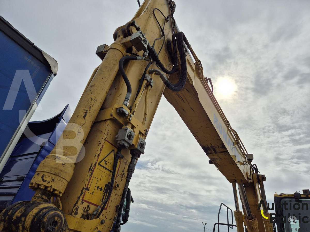 Komatsu PW160, excavator