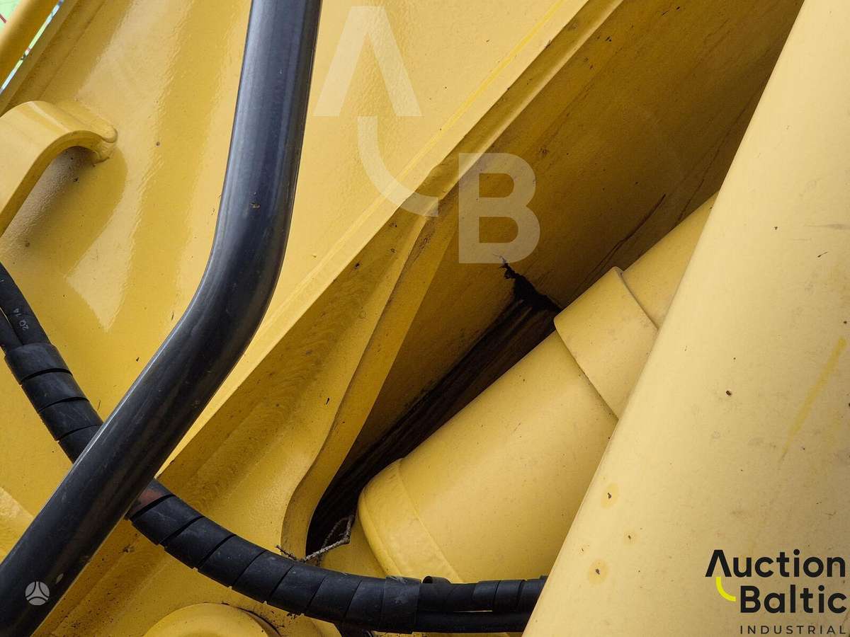 Komatsu PW160, excavator