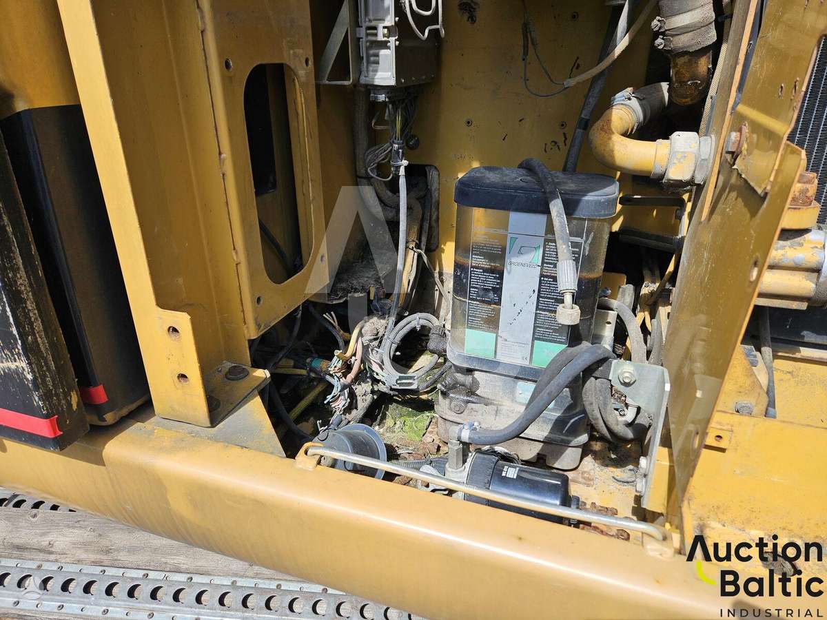 Caterpillar 318 C, ekskavatoriai