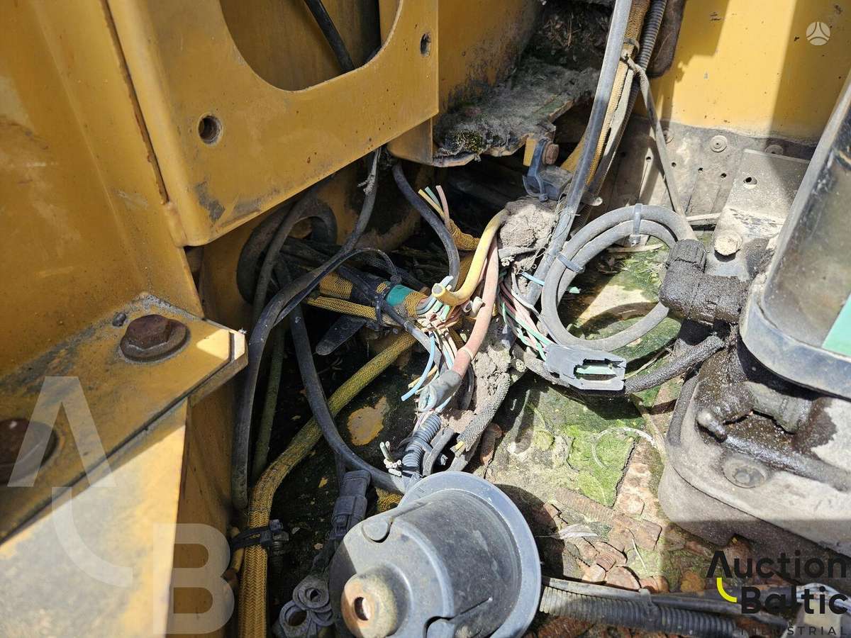Caterpillar 318 C, ekskavatoriai