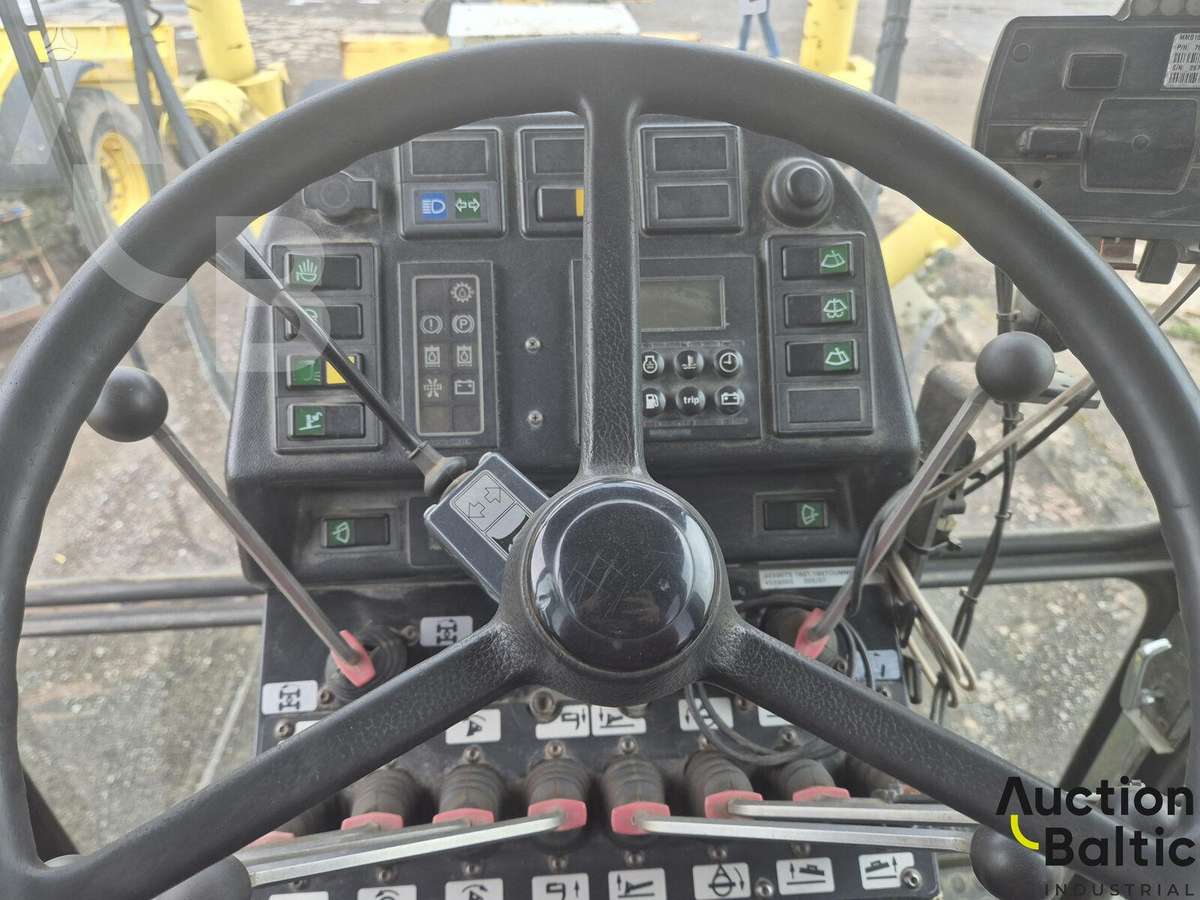 -Kita- SHM 5 NB, grader