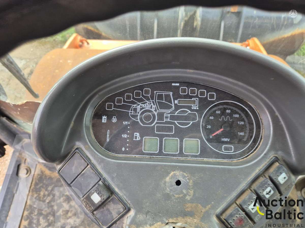 Hamm 3307, vibrator / compactor