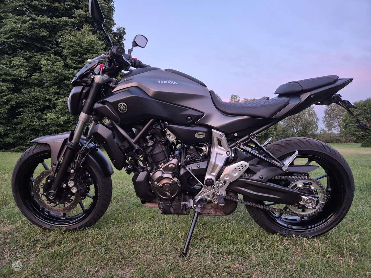 Yamaha MT 07 700cc, street / classic