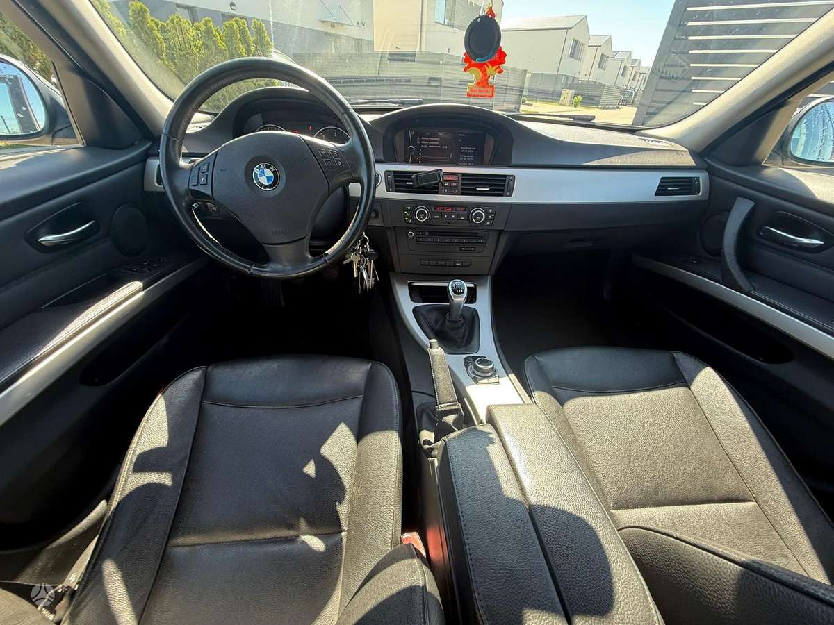 BMW 320, 2.0 l., sedanas