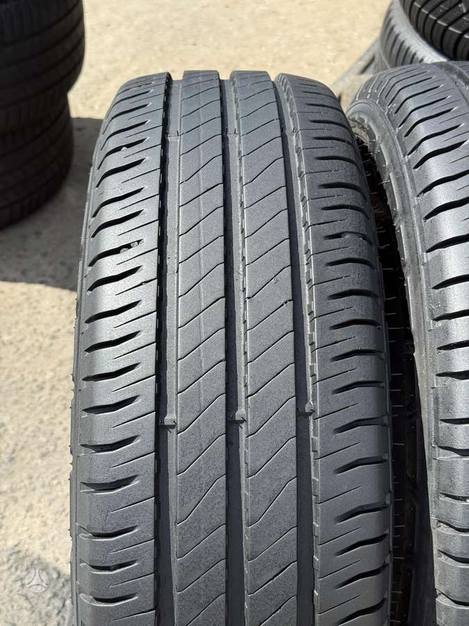 Michelin AGILIS 3, summer 215/65 R16