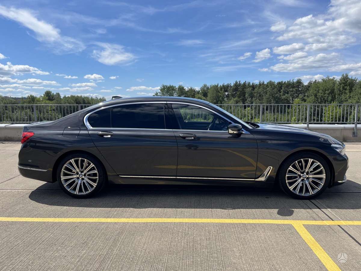 BMW 730, 3.0 l., Седан