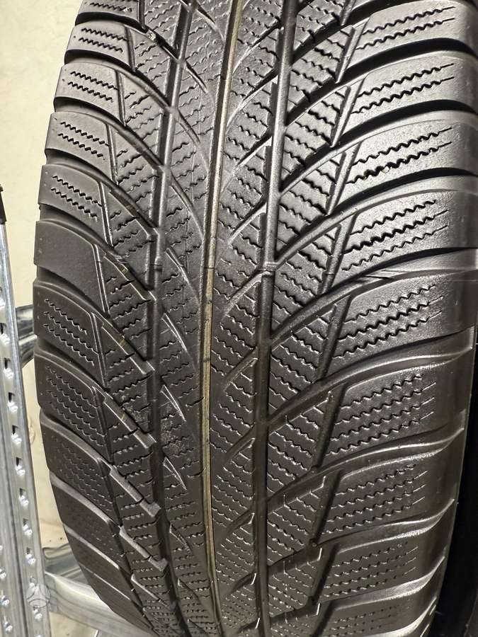 Bridgestone Blizzak lm001, winter 215/65 R17