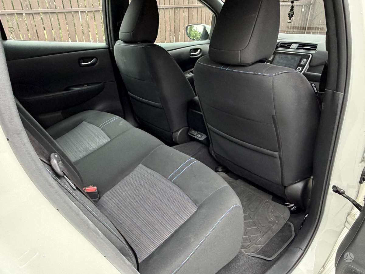 Nissan Leaf, 40 kWh, hatchback