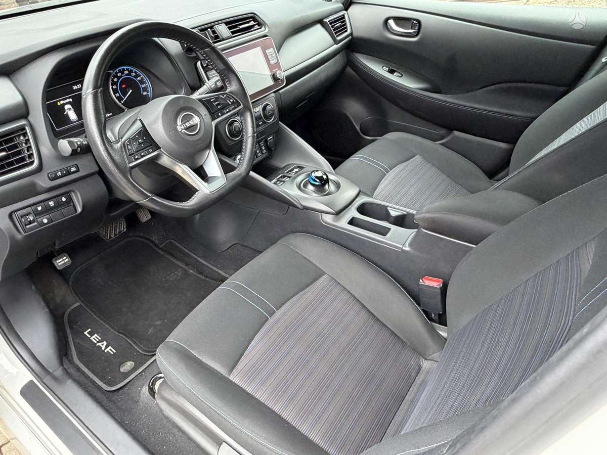 Nissan Leaf, 40 kWh, hatchback