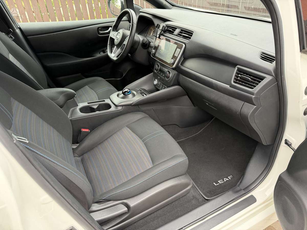 Nissan Leaf, 40 kWh, hatchback