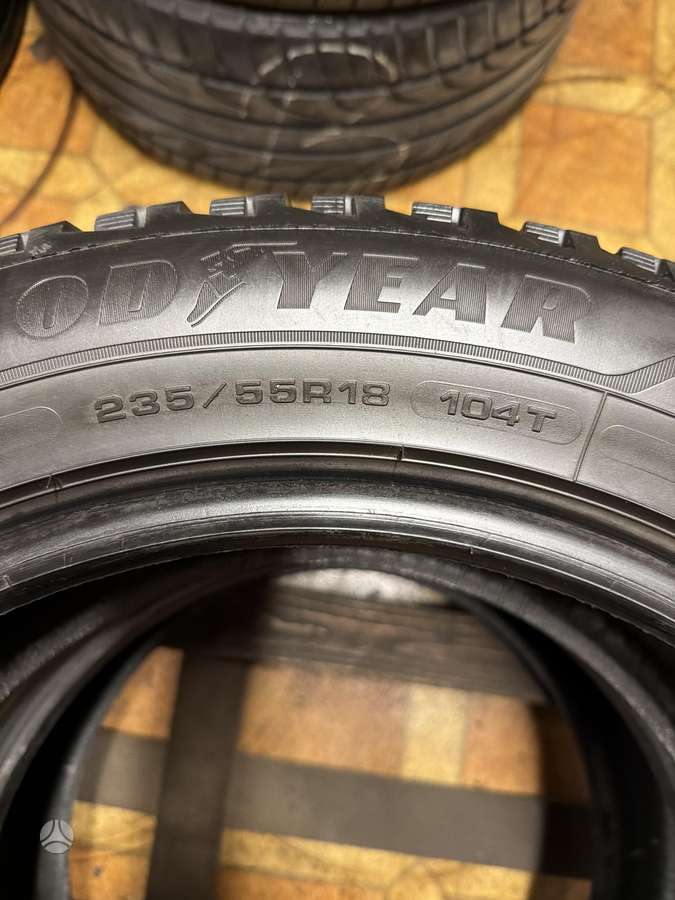 Goodyear UltraGrip Arctic2, зимние 235/55 R18
