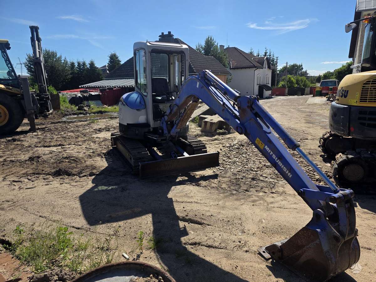 Komatsu Pc28uu-2, mini ekskavatoriai