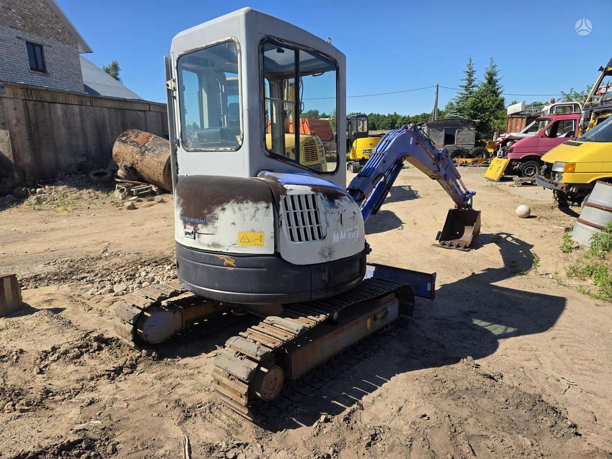 Komatsu Pc28uu-2, mini ekskavatoriai