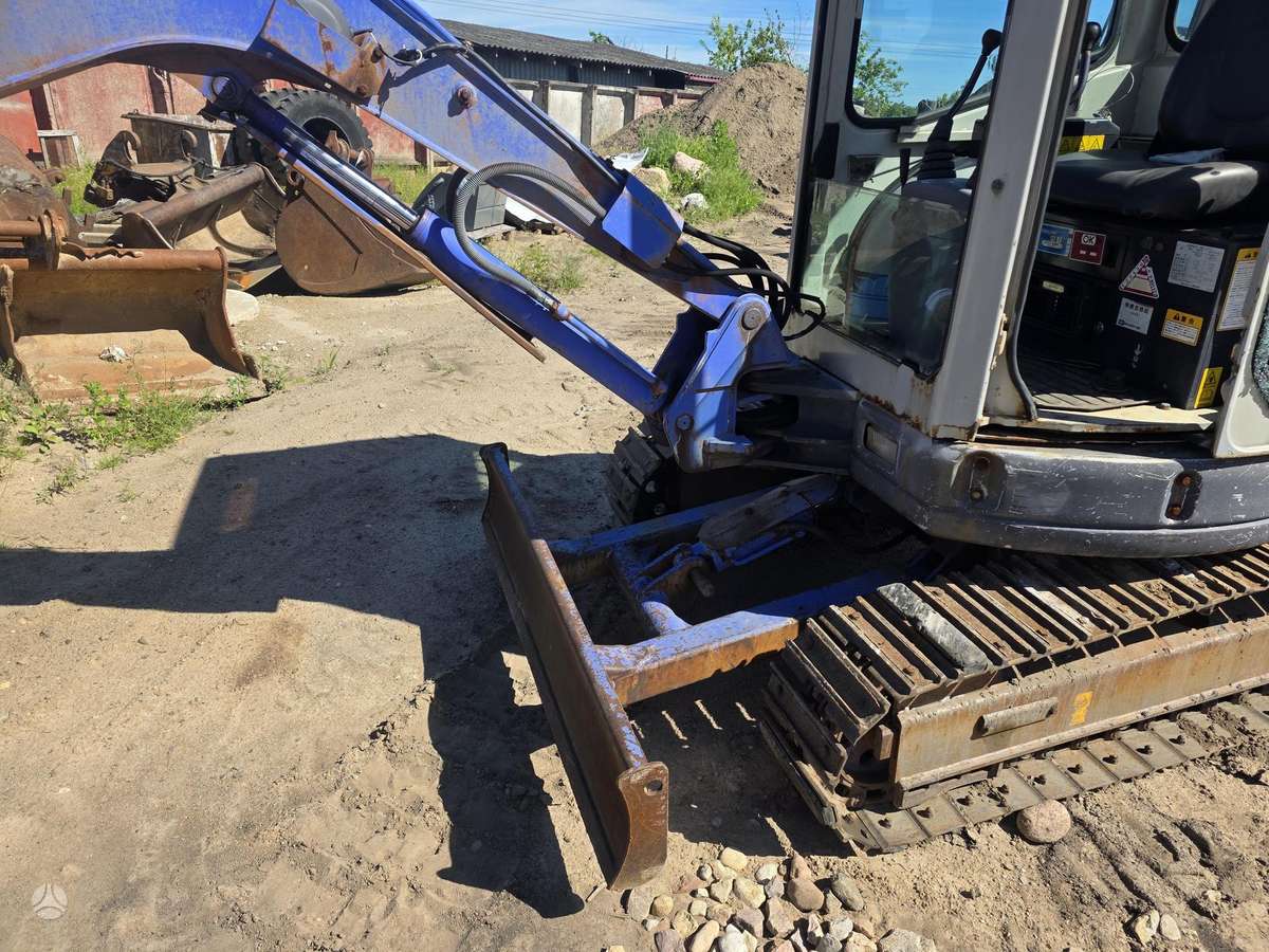Komatsu Pc28uu-2, mini ekskavatoriai
