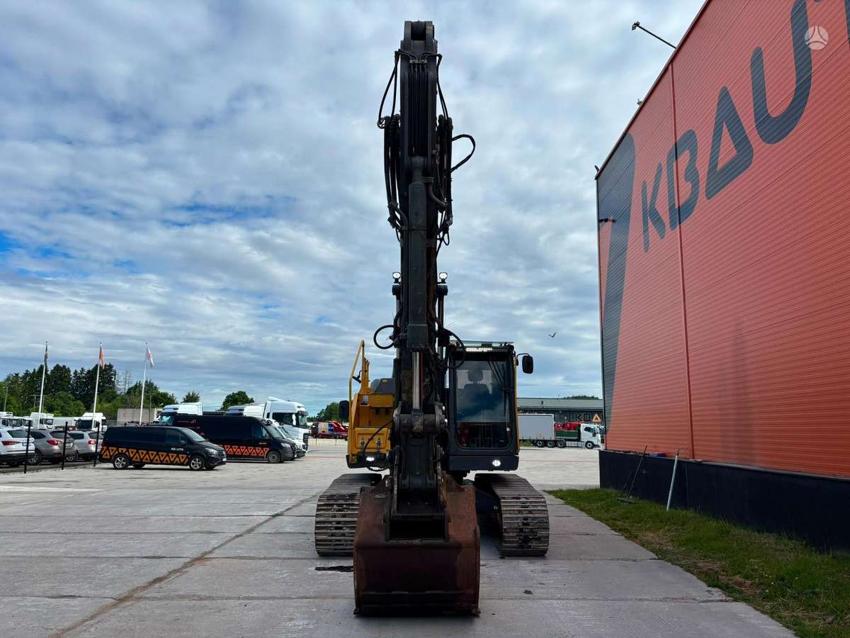 Volvo EC 220 EL, ekskavatoriai