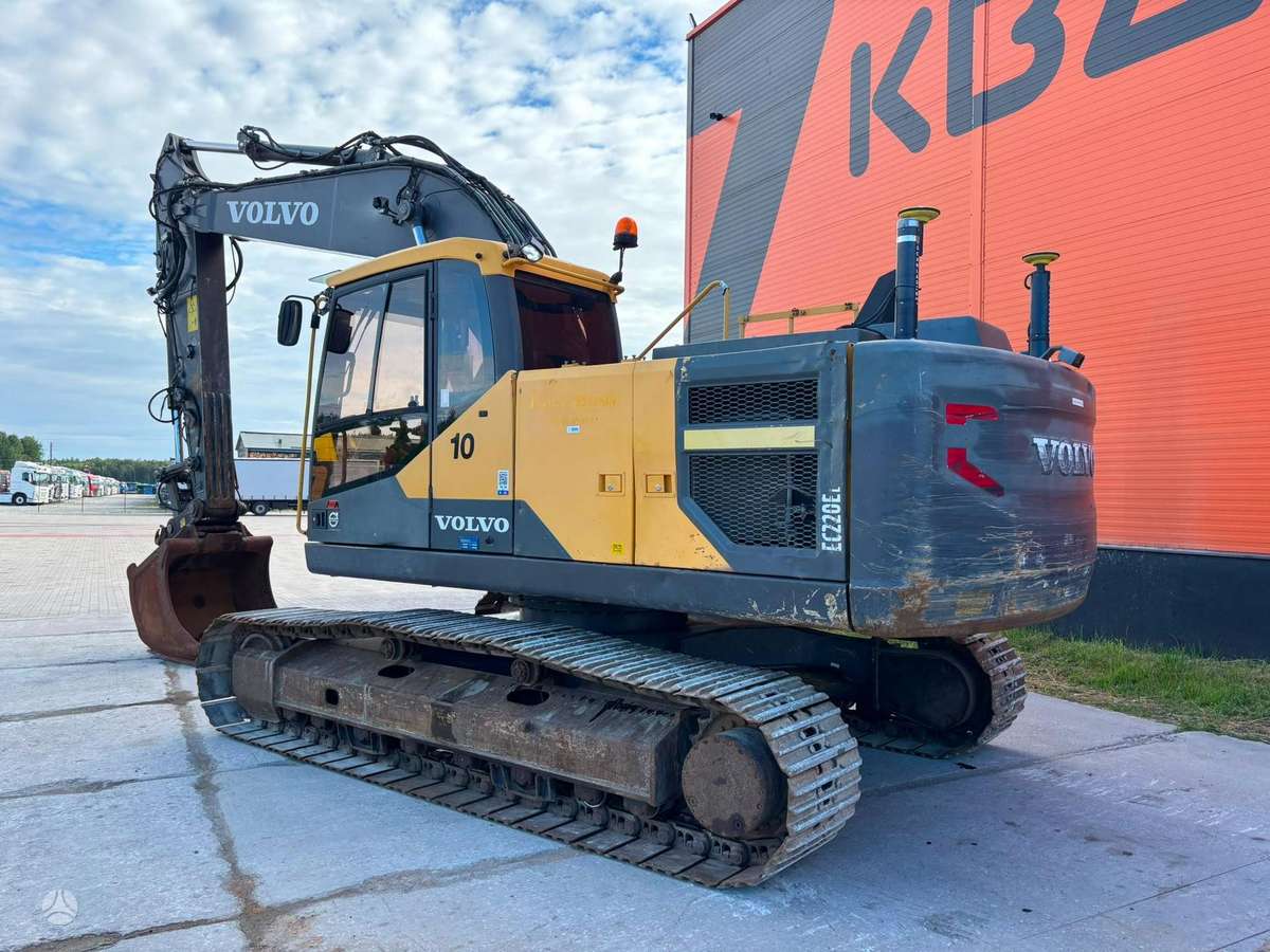 Volvo EC 220 EL, ekskavatoriai