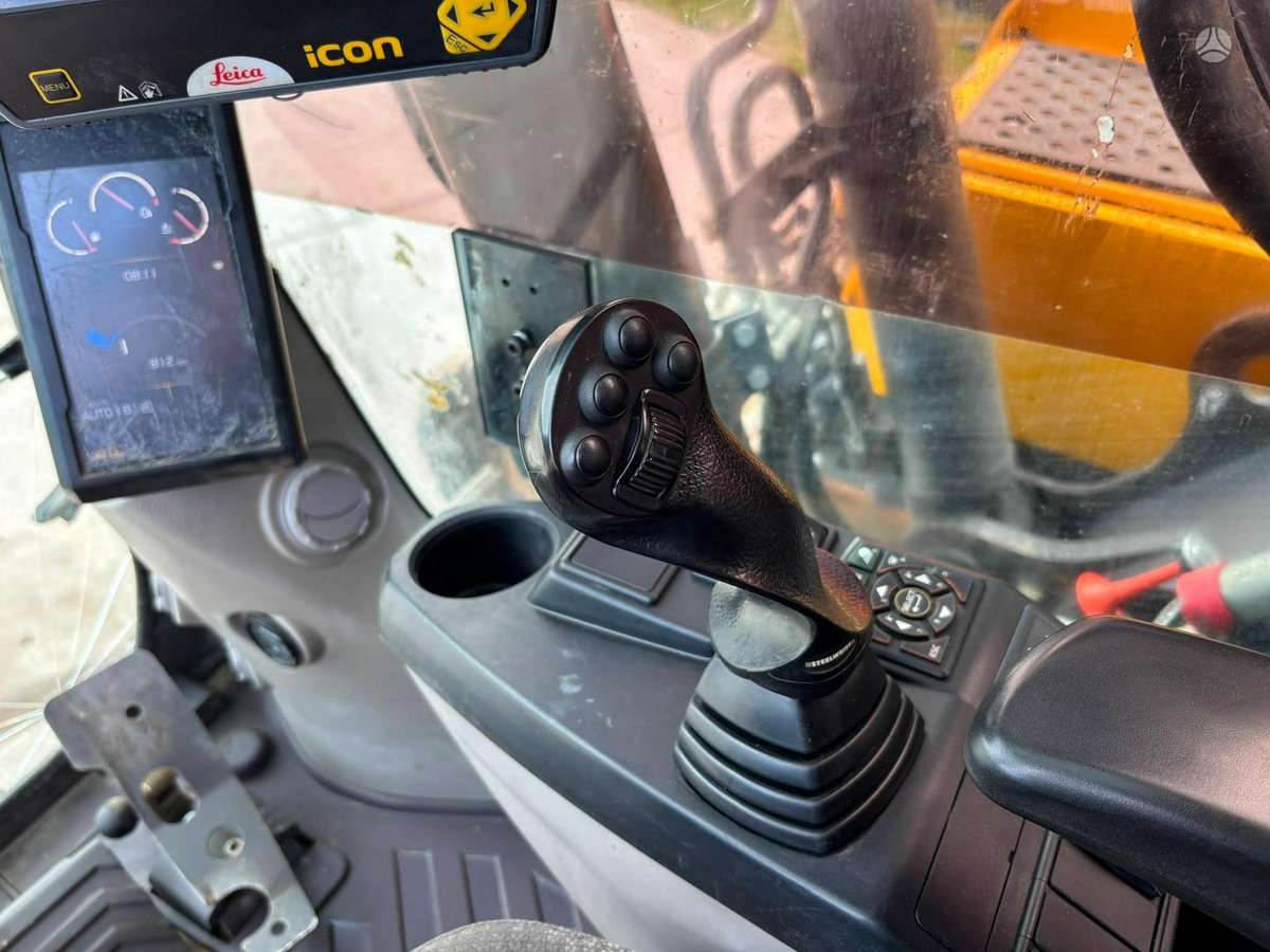 Volvo EC 220 EL, ekskavatori