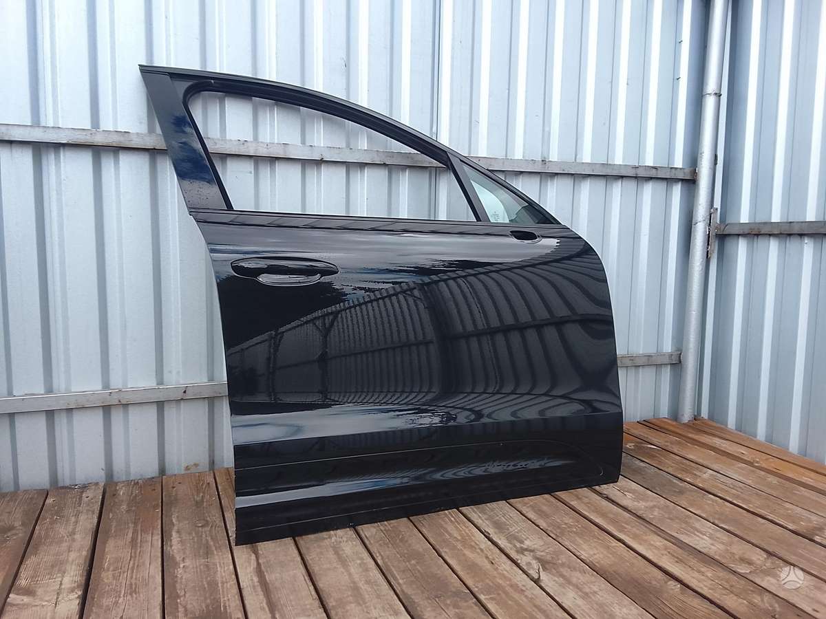 Porsche Macan doors