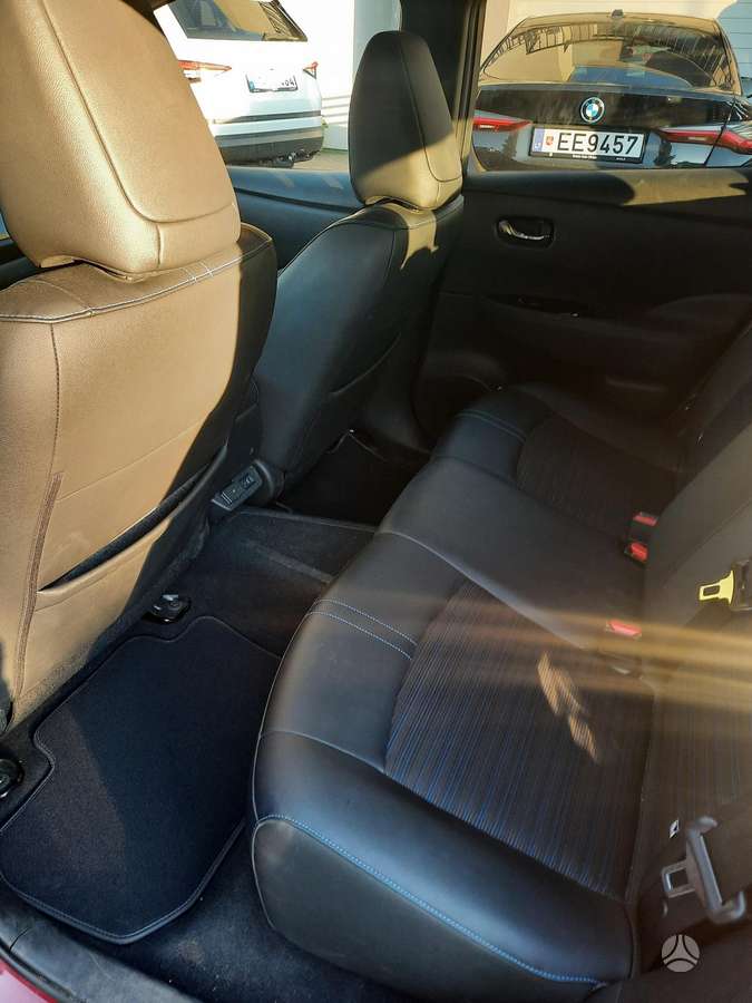Nissan Leaf, 40 kWh, hatchback