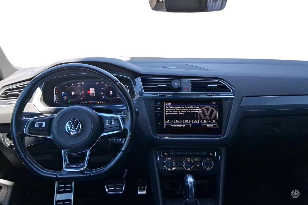 Volkswagen Tiguan - 10