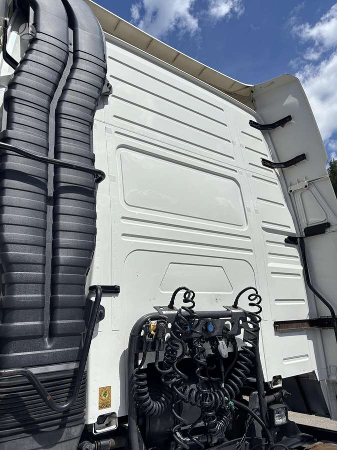 Volvo FH 460, double sleeper