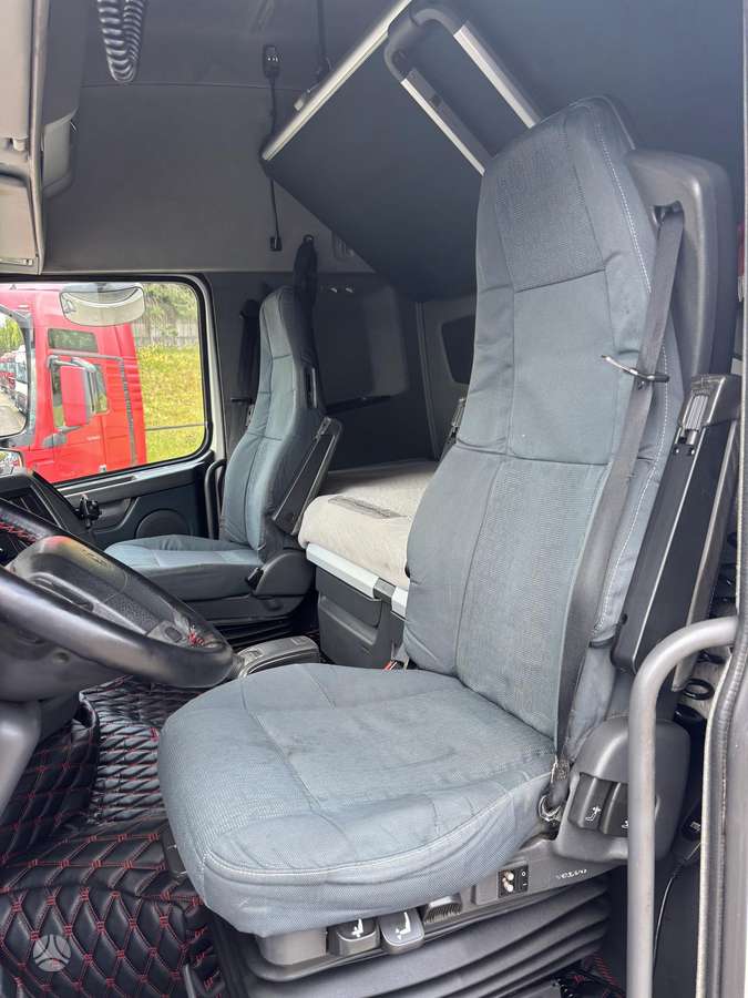 Volvo FH 460, double sleeper