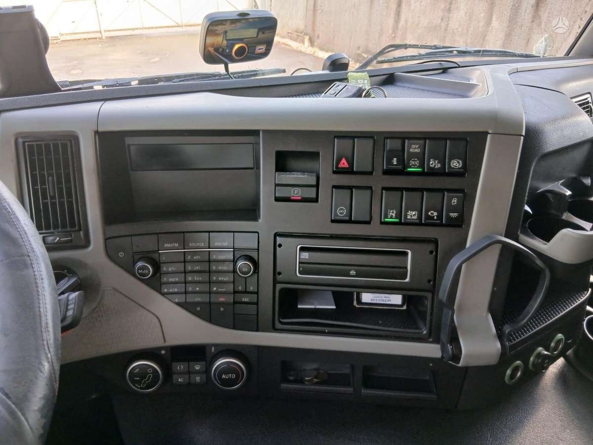 Volvo FM, auto transporters