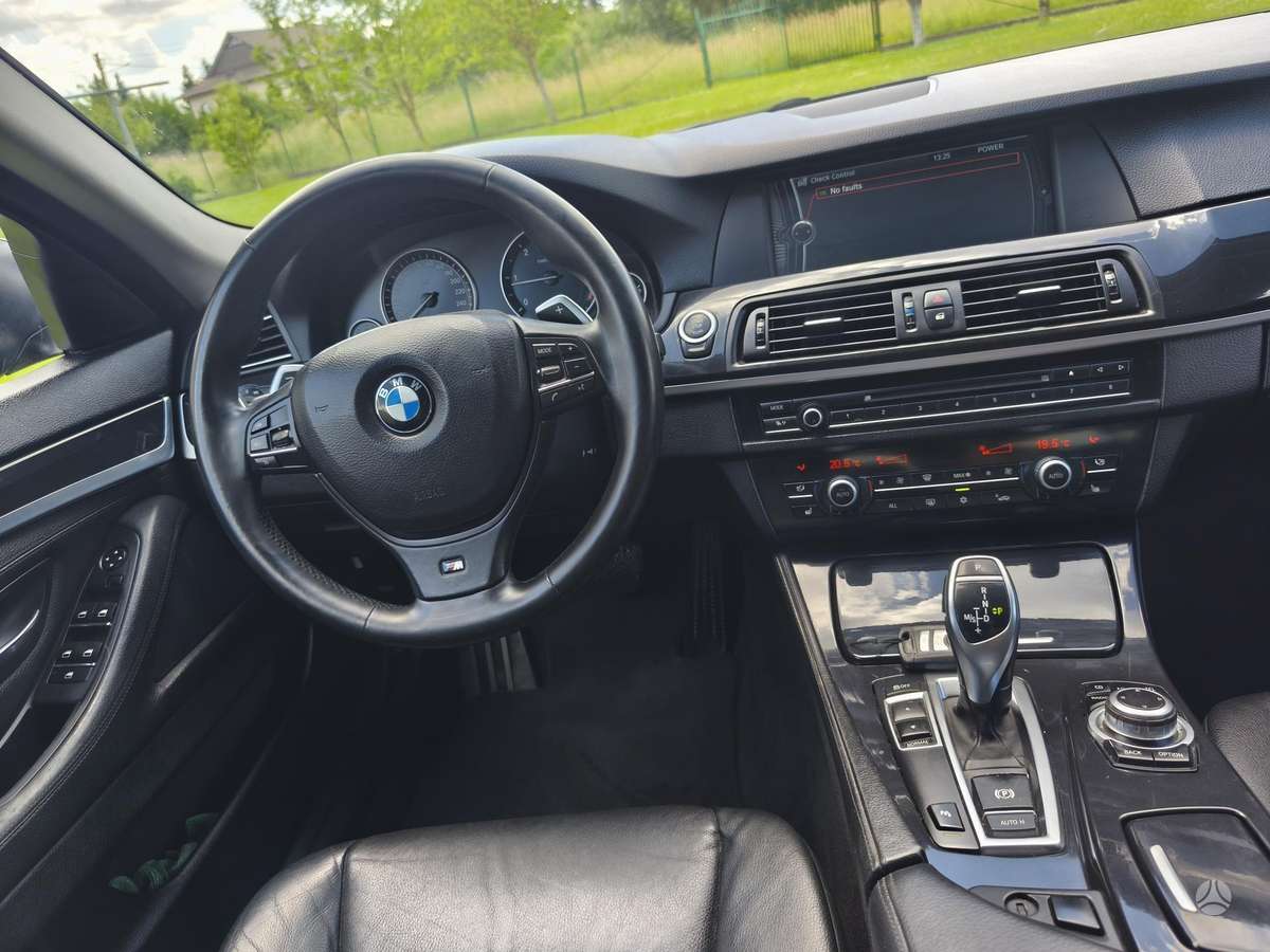 BMW 520, 2.0 l., Седан