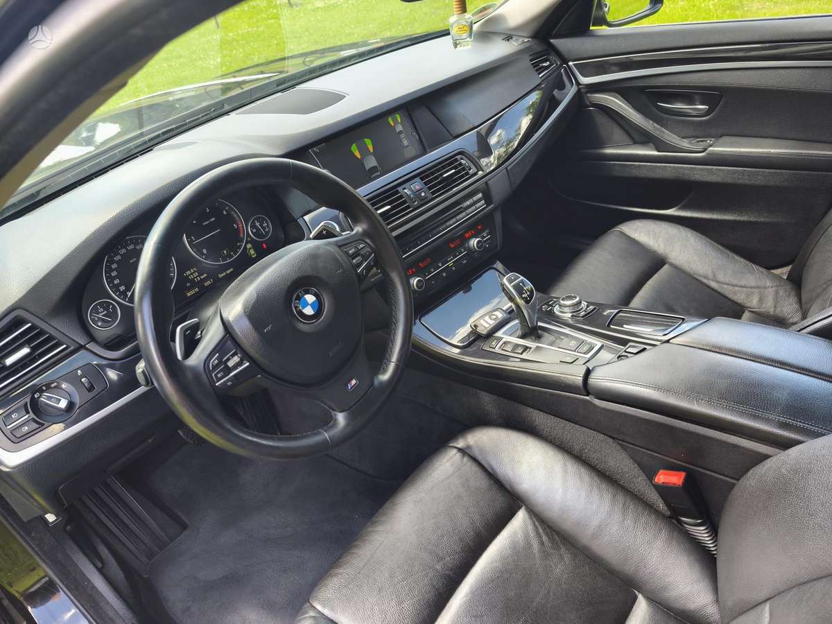 BMW 520, 2.0 l., Седан