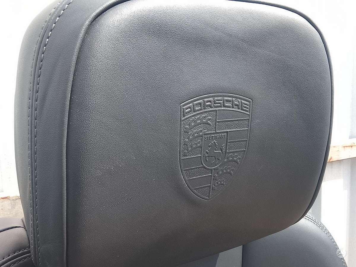 Porsche Macan door upholstery, seats