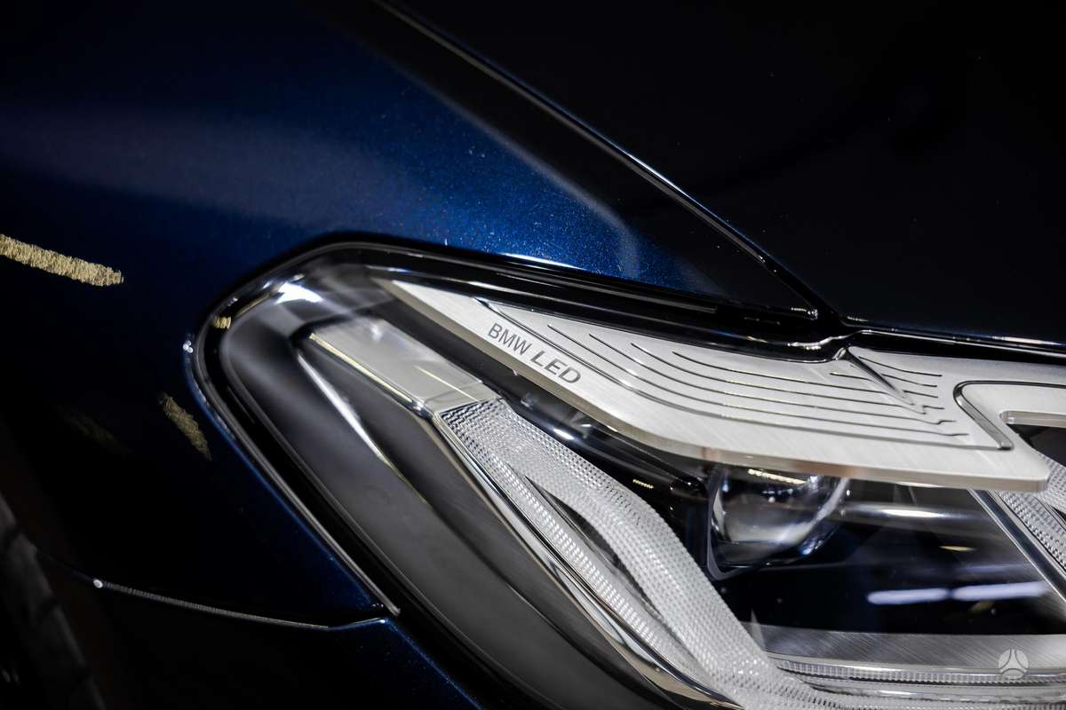 BMW 520, 2.0 l., Седан
