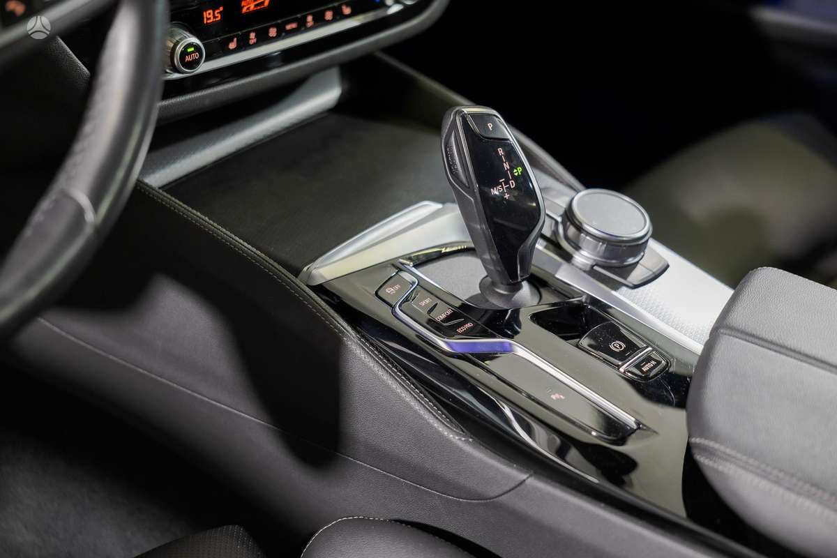 BMW 520, 2.0 l., Седан