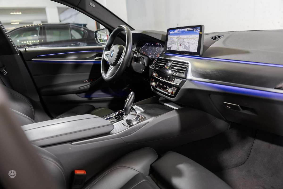 BMW 520, 2.0 l., Седан