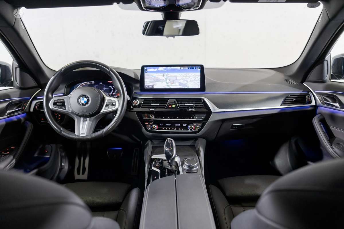 BMW 520, 2.0 l., Седан