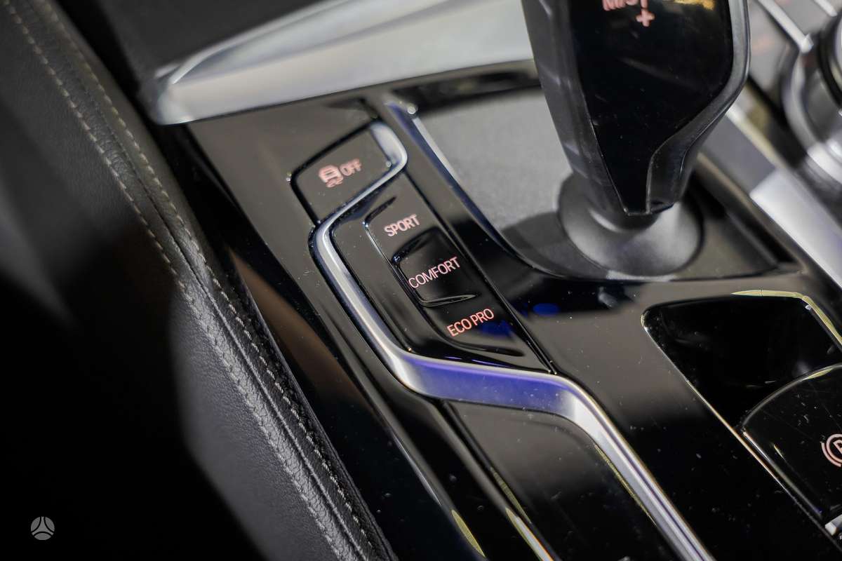 BMW 520, 2.0 l., Седан