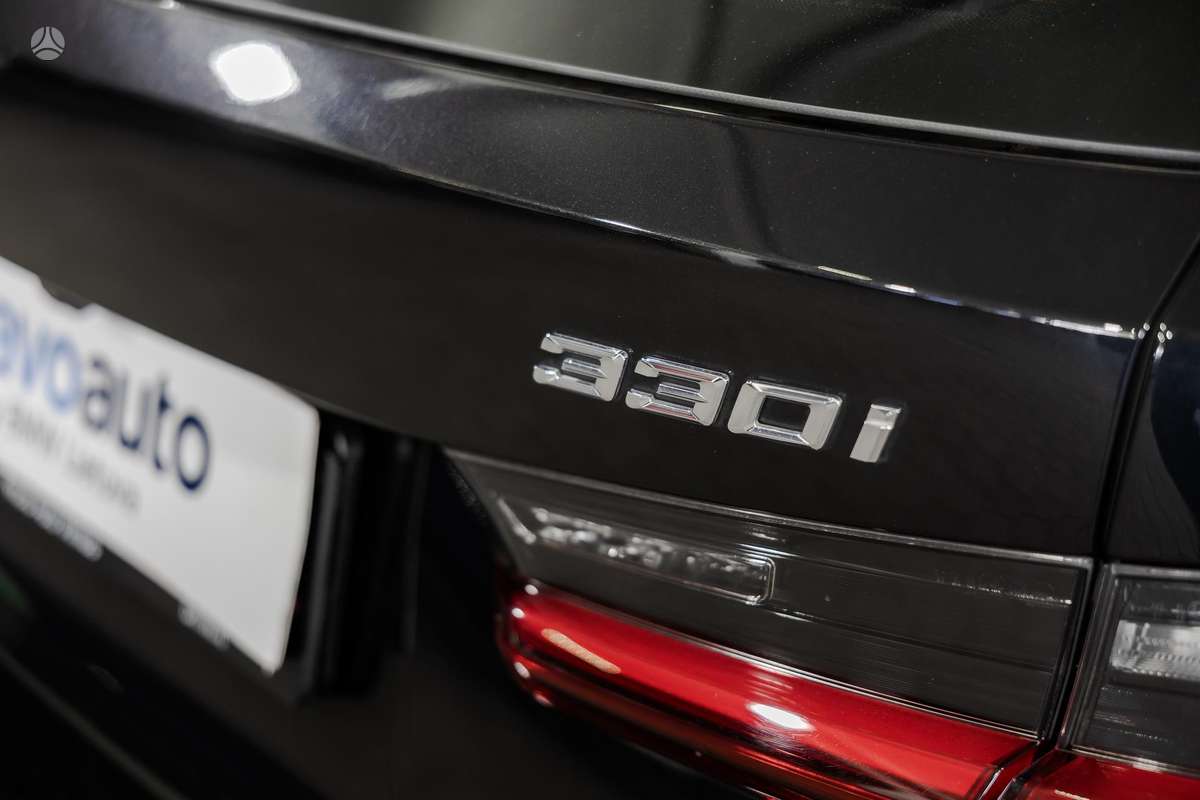BMW 330, 2.0 l., wagon