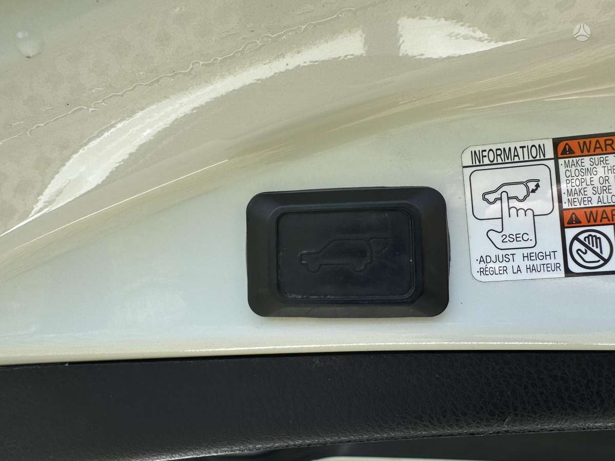 Toyota RAV4 - 10