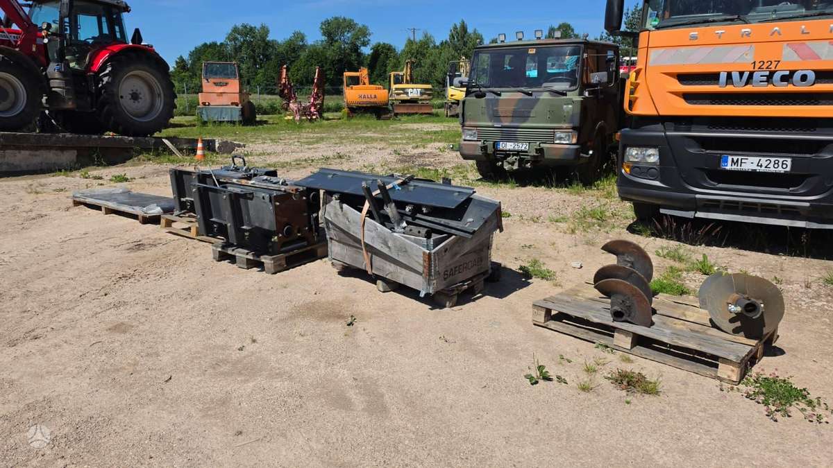Bomag BF600 P-2, paving machinery